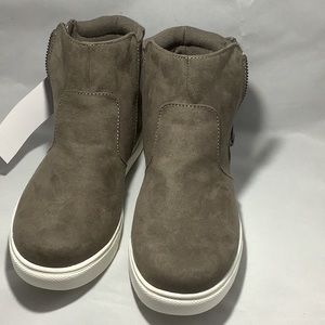 Izod Mila Memory Foam Ankle Boots